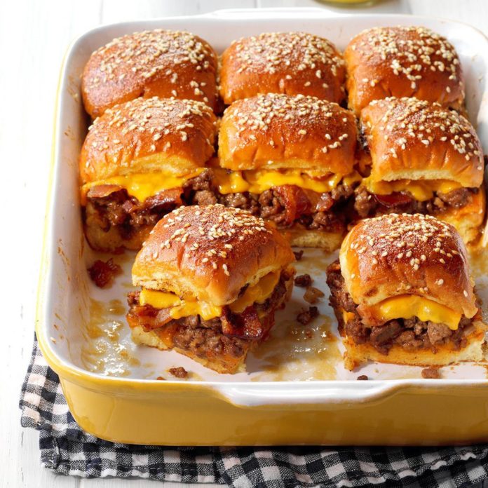 Bacon-Cheeseburger-Slider-Bake_EXPS_GBBZ19_197428_E11_29_2b-696x696
